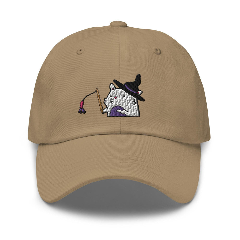 a baseball cap with a cat wearing a witches hat