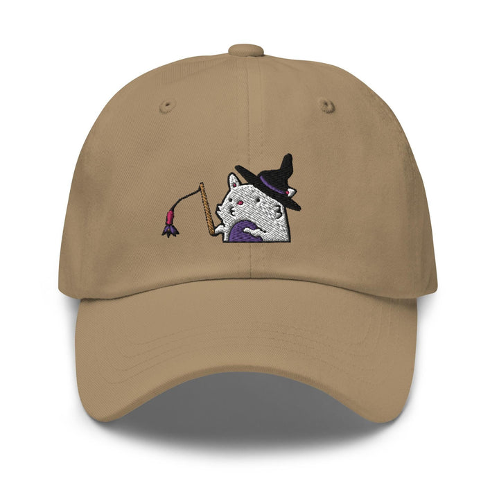 a baseball cap with a cat wearing a witches hat