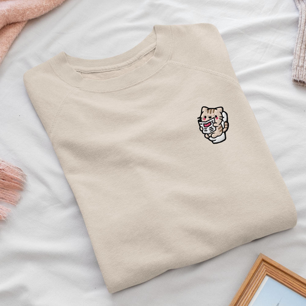 a t - shirt with a picture of a cat on it